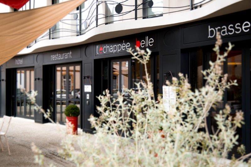 Hotel L’Échappée Belle LʼIsle-Jourdain Esterno foto